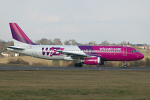 Photo of Wizz Air Airbus A320-232 LZ-WZA (cn 2571) at London Luton Airport (LTN) on 4th March 2006