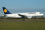 Photo of Lufthansa Airbus A319-114 D-AILI (cn 651) at Manchester Ringway Airport (MAN) on 4th April 2007